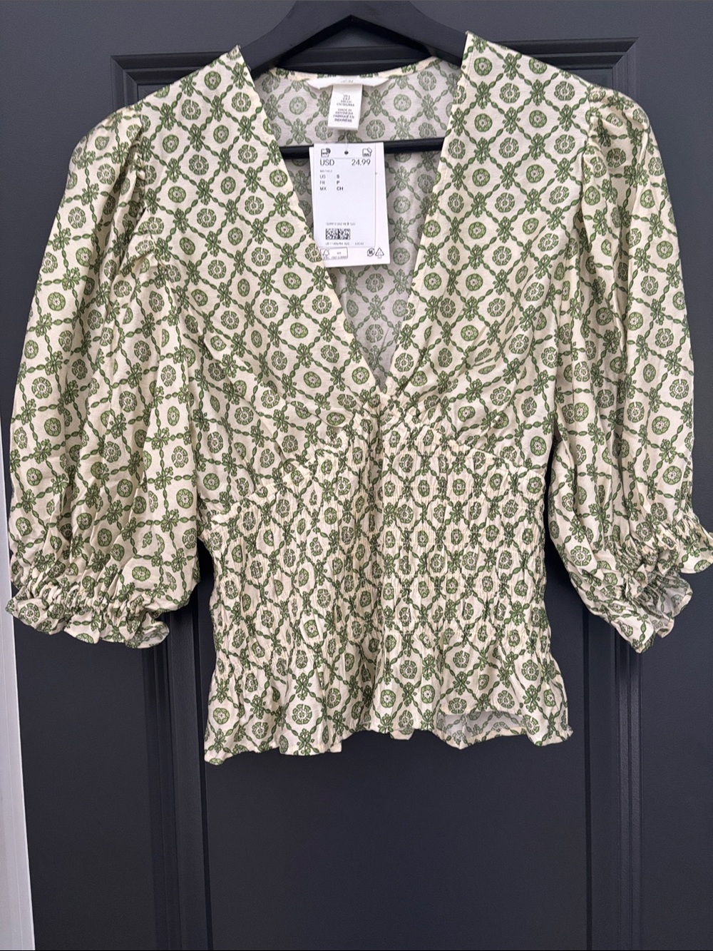 Women’s NWT H&M Green Patterned V-Neck Puff Sleeve Top